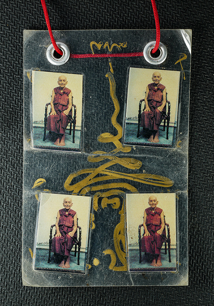 30Jul2025ED (18)ap.jpg - รูปภาพ หลวงปู่บุดดา ถาวโร วัดกลางชูศรีเจริญสุข จ.สิงห์บุรี ขนาดห้อยคอ จำนวน 4 ใบ พร้อม จารยันต์ หมึกสีทอง รูปเก่าสวย น่าเก็บสะสมบูชา | https://kamulet.in.th